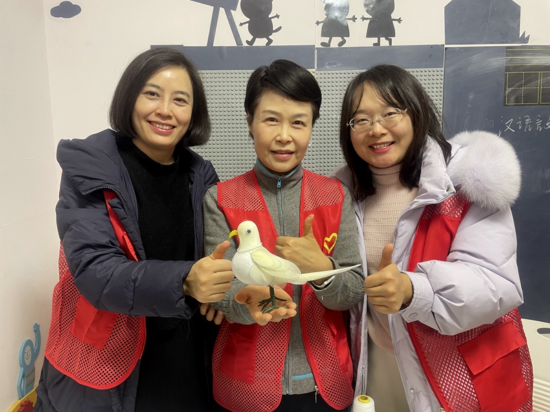 省澳门威尼斯人游戏局赴经八路街道广电社区<br>开展“学雷锋 我行动”文明实践主题志愿服务活动