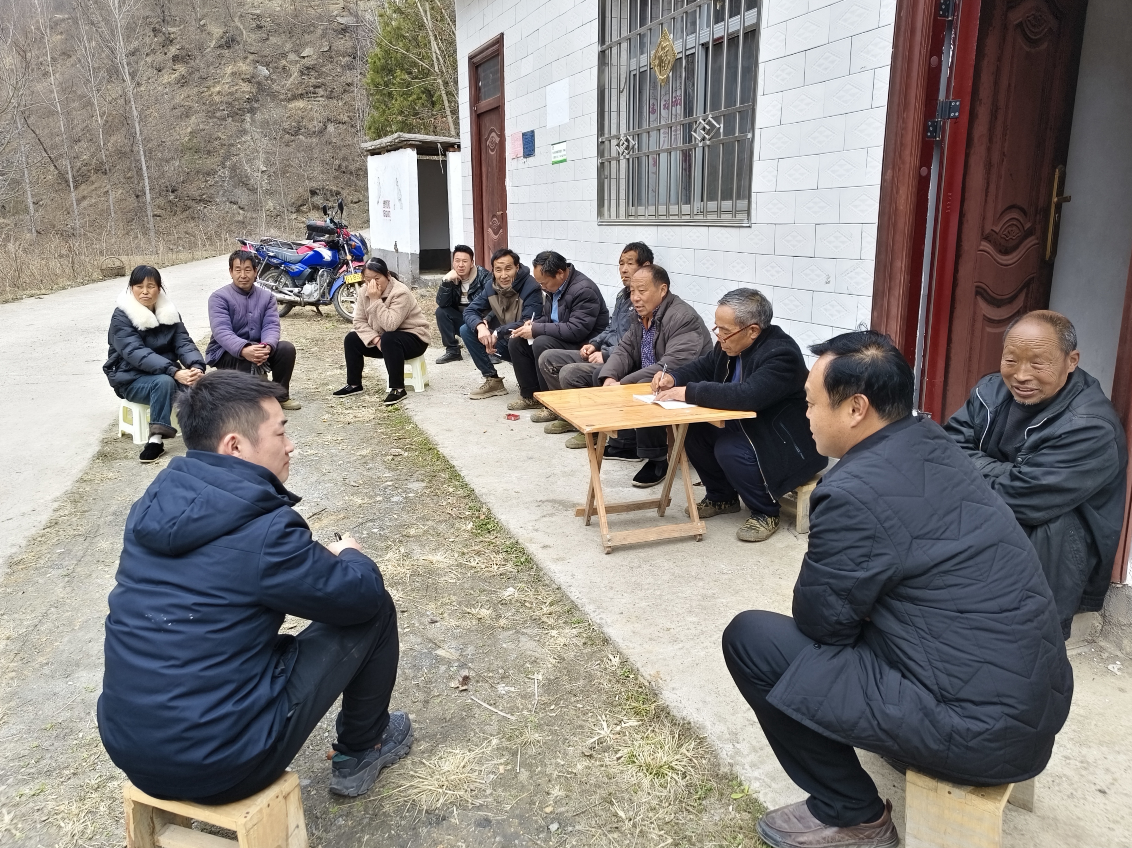 【县委书记谈澳门威尼斯人赌场官网问题源头治理】凉亭夜话听民声 源头治理筑平安<br> ——卢氏县“凉亭夜话”探索澳门威尼斯人赌场官网问题源头治理新路径